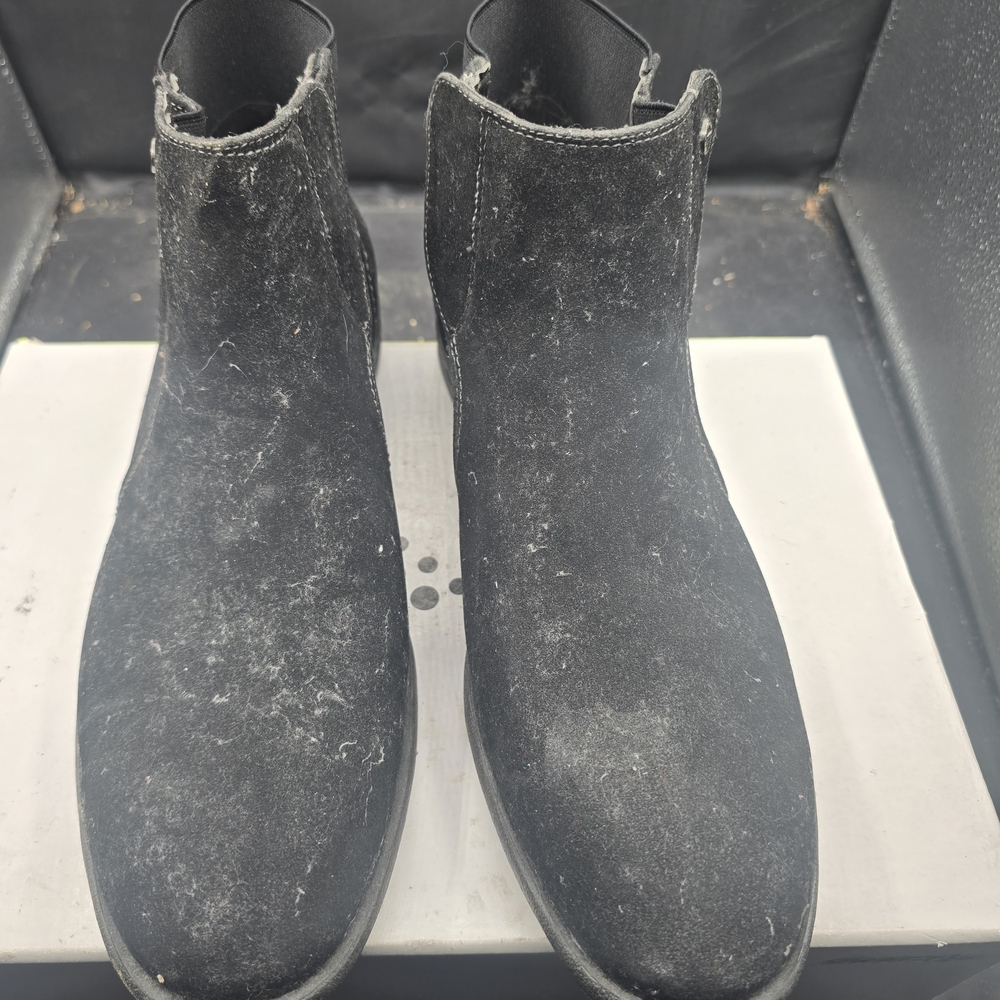 Robert Wayne‎ Black Suede Chelsea Boots